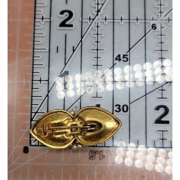 Faux Cameo Brooch Gold Tone Bow Faux Pearls Small Pink & White Lady Pin Vintage - Picture 3 of 8